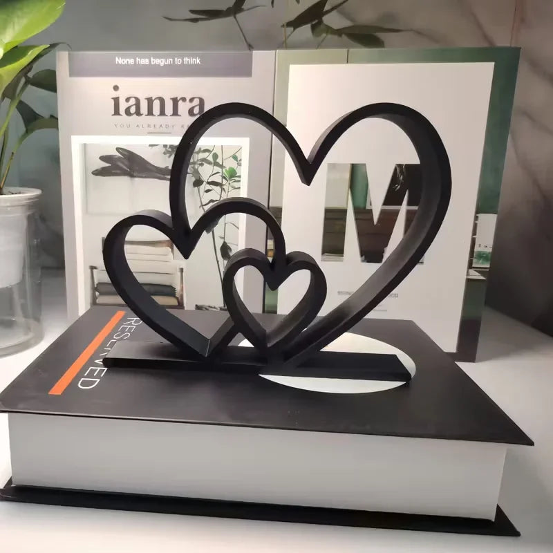2026 New Heart-to-Heart Statue - Black & White Love Ornament, Desk & Bookshelf Decor, Valentine’s Gift, Home Decoration