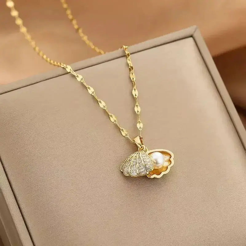 Fashionable and Luxurious Peach Heart Pearl Oyster Necklace, Personalized and Versatile Stainless Steel Clavicle Chain Smart_Life_Tech