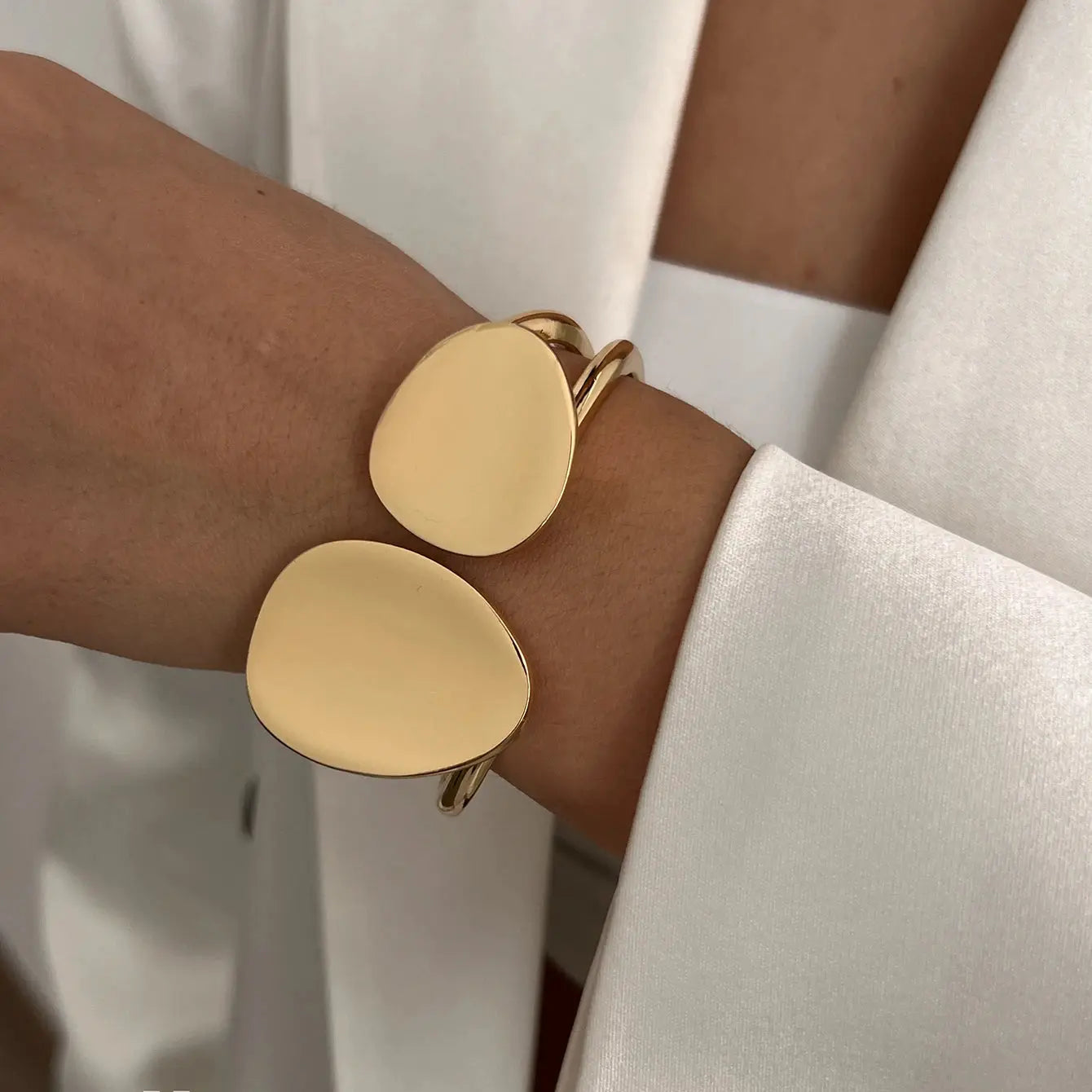 Exaggerated Smooth Heavy Metal Spring Bangles Women Smart_Life_Tech