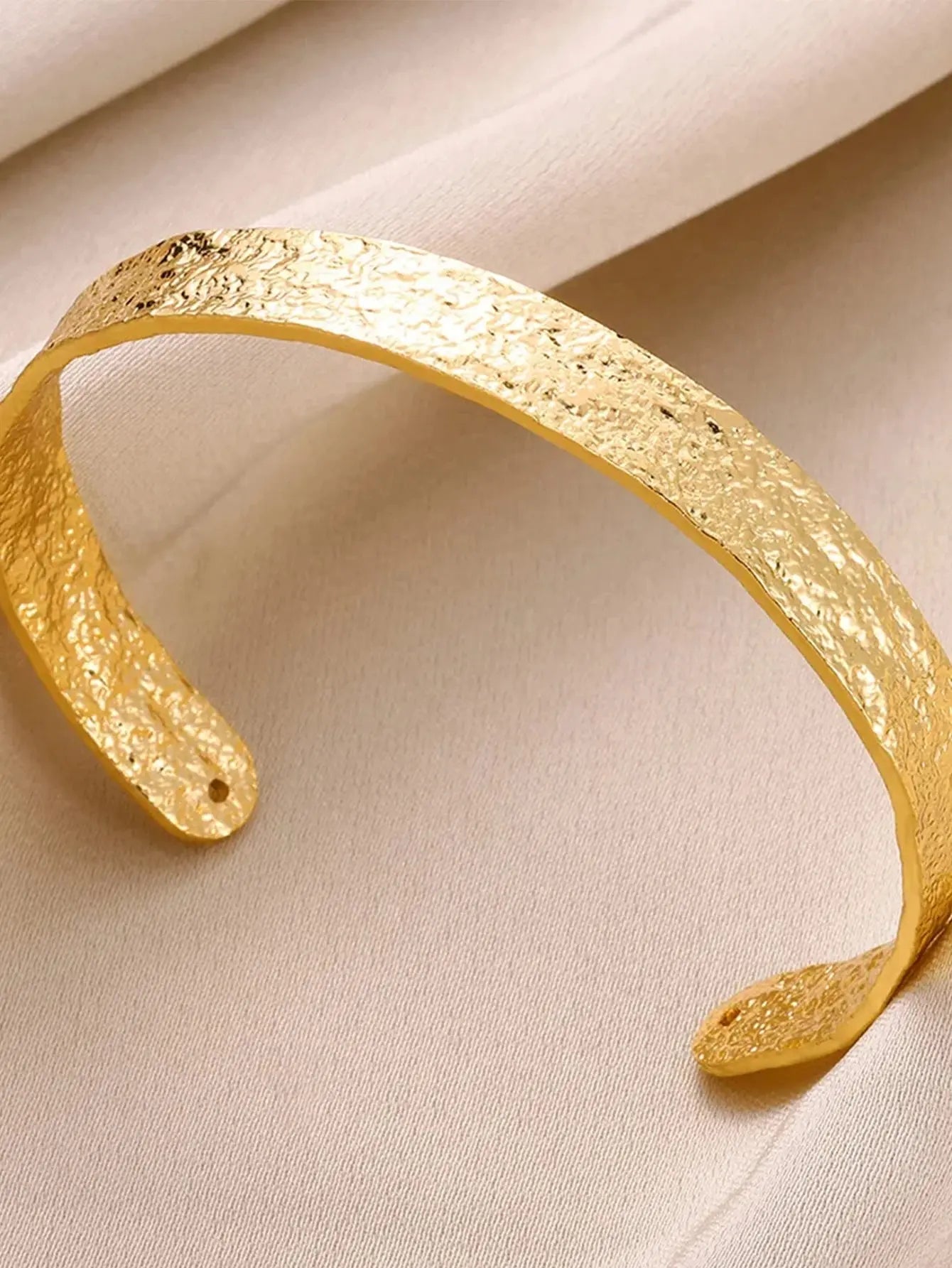 Exquisite Classic Bump Pattern Openning Bangles Bracelet For Women Cuff Bracelet Gold Color Stainless Steel Hand Ornament Gift Smart_Life_Tech